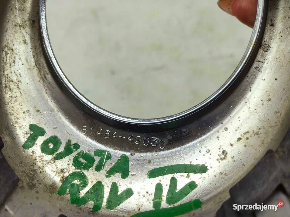 TOYOTA RAV IV RAMKA OPRAWKA HALOGENU LEWA Przemęt sprzedam