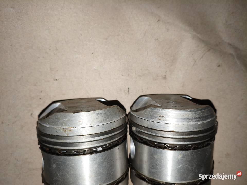 Oryginalne nowe tłoki 7816 z pierścieniami Leszno