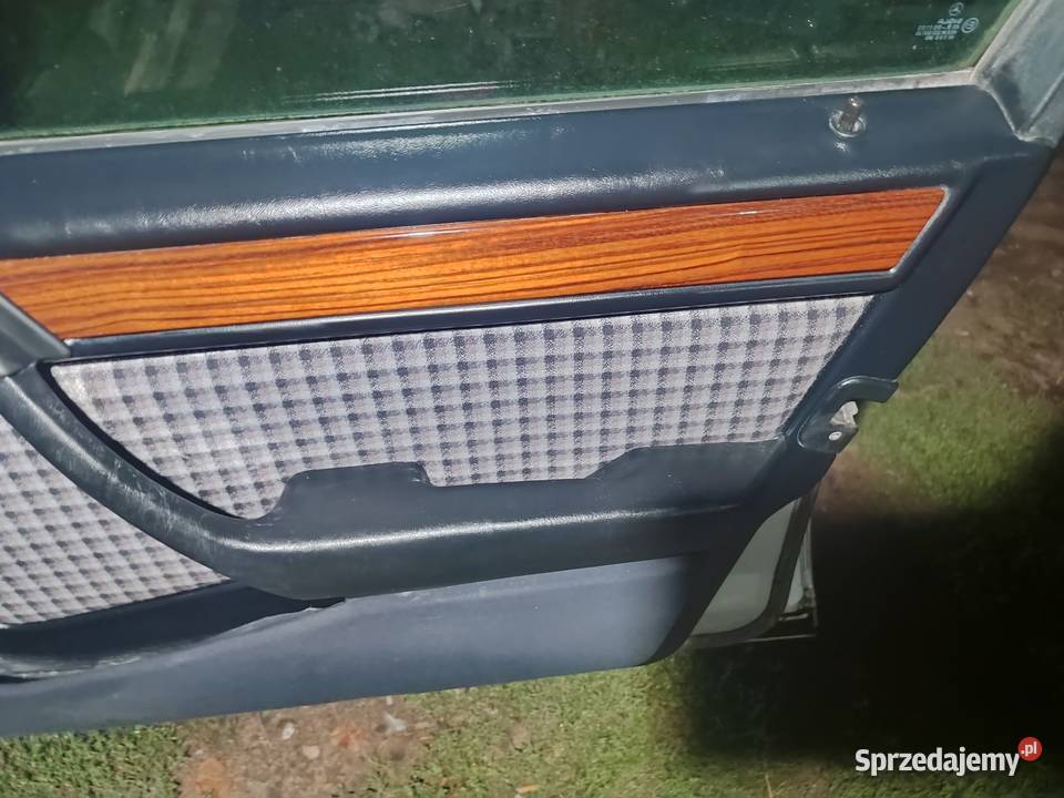 BOCZEKI DRZWI CZARNY MERCEDES W124 KOMBI Aleksandrów Łódzki