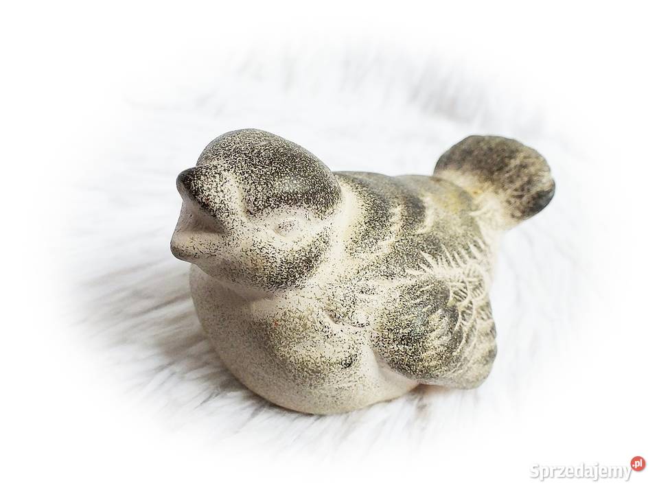 Stara figurka z gipsu mały ptaszek wróbelek Żary