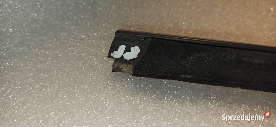 Listwa drzwi szyby Bmw e39 Przód Prawa Dębica