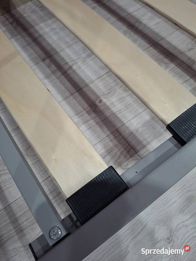 Metalowe łóżko 90x200 opis 200cm Parchlino