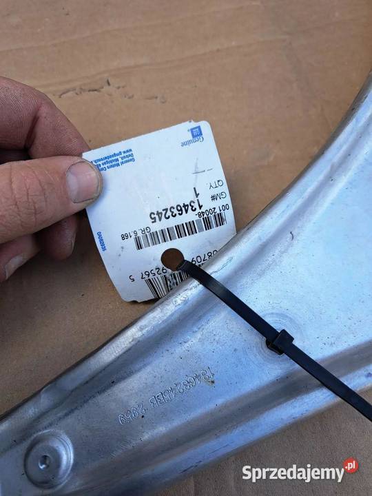 Wahacz prawy przód 13463245 Opel Astra J wahacz Wahacze dolnośląskie