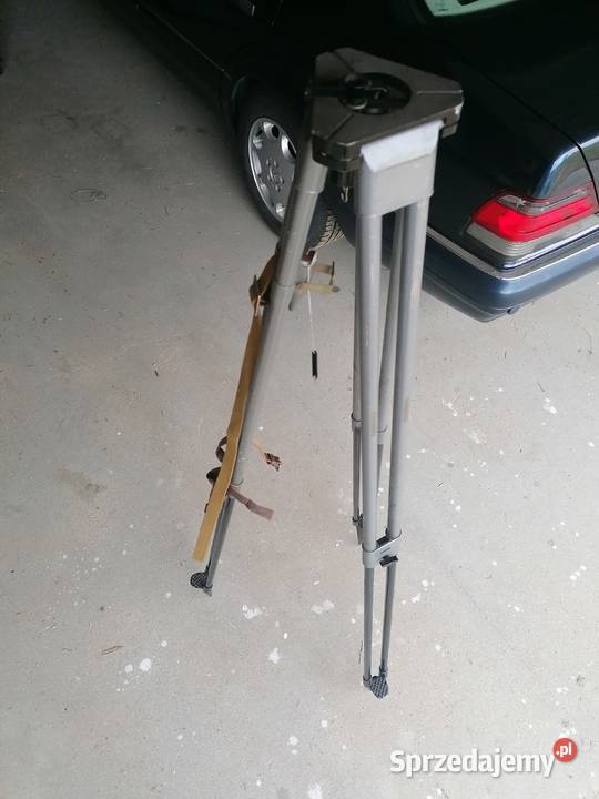 Stary statyw geodezyjny trójnóg do niwelatora Sierakowice