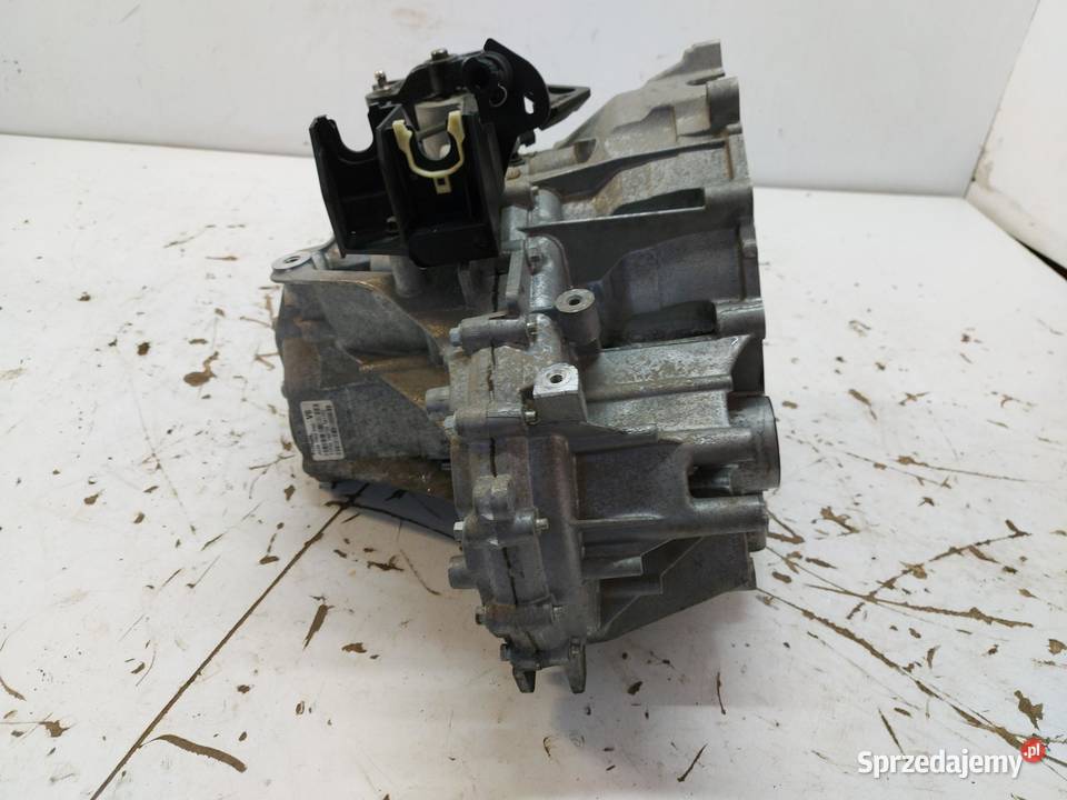 Volvo XC40 T3 2020r skrzynia biegów manualna