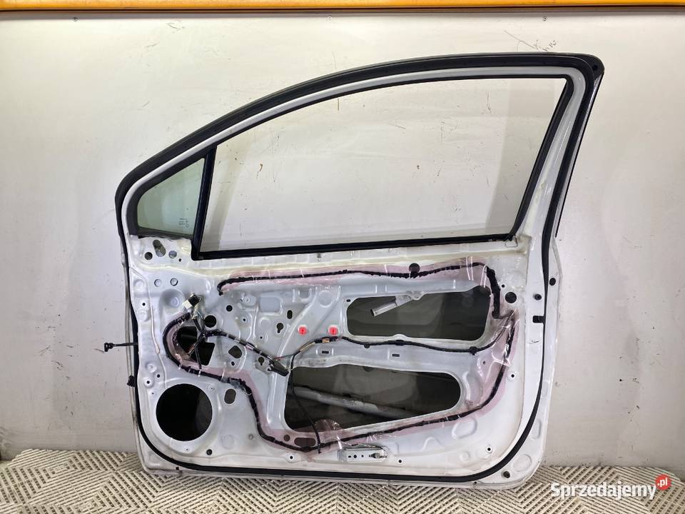DRZWI PRAWY PRZÓD TOYOTA YARIS III Hatchback 040