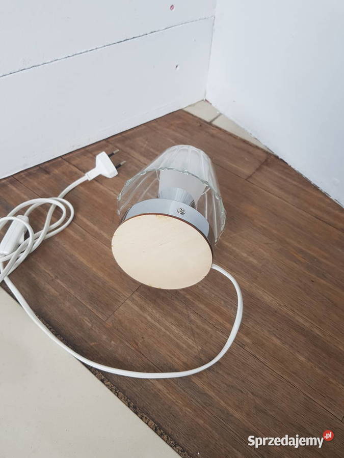 Lampka nocna malutka zgrabna fajna i ładna Lampy stołowe i nocne Warszawa sprzedam