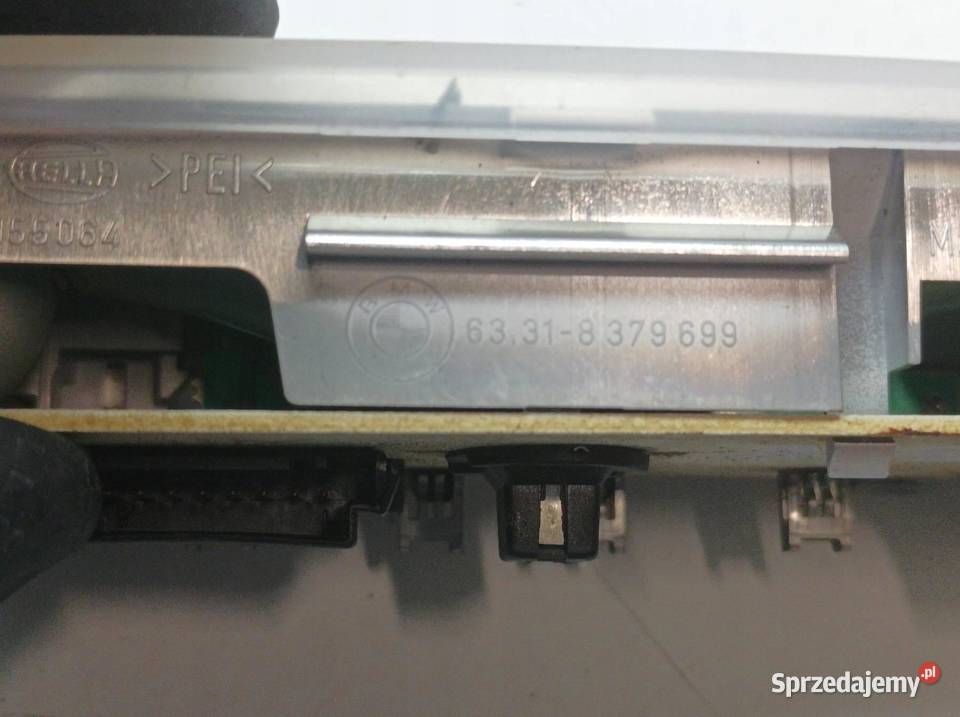 LAMPKA PODSUFITKI KOMPLET 8379700 8379699 Bmw osobowe sprzedam