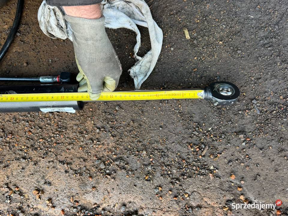 Siłownik hydrauliczny dwustronnego działania Układ kierowniczy Antonie