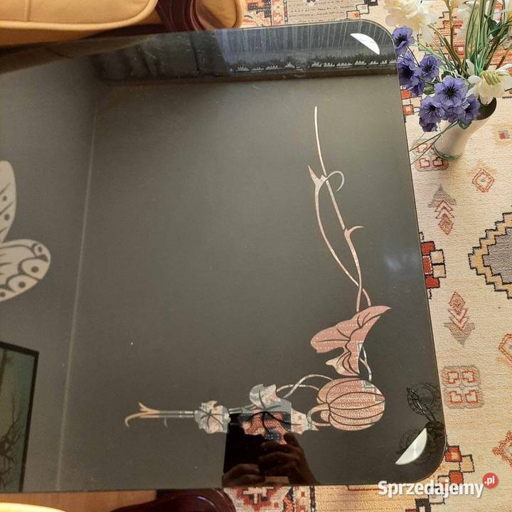 Piękna ława szklana