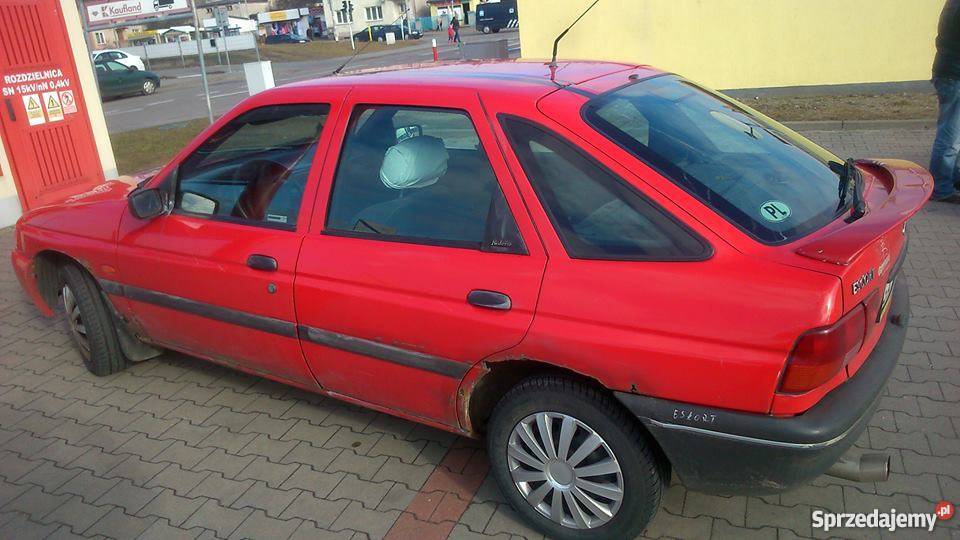 Ford Escort 16 Benzyna Oc i Przegląd na pomorskie Gdynia sprzedam