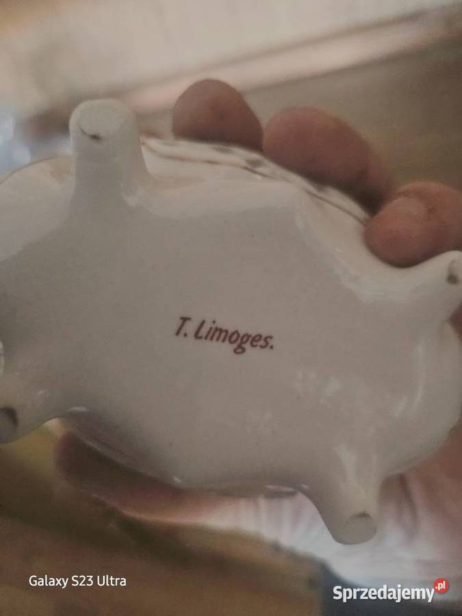 Porcelanowa szkatułka ażurowa z różami Styl Olsztyn