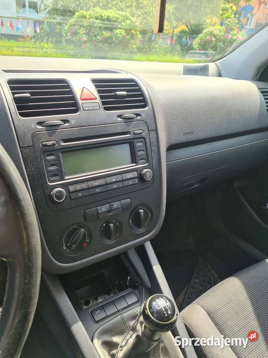 Volkswagen GOLF V 14 80 z Klimatyzacją Rok produkcji 2003 Toruń