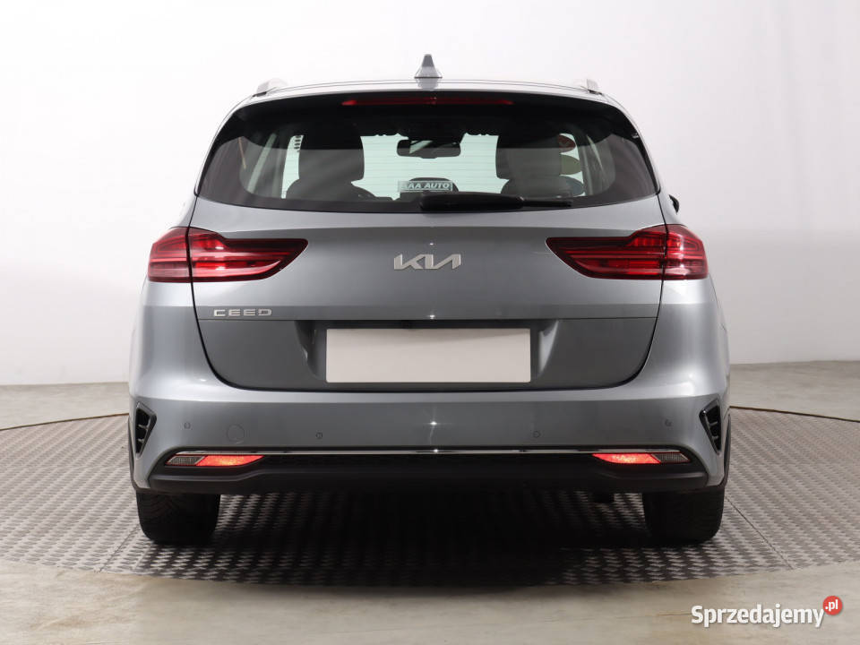 Kia Ceed 15 TGDI MHEV asystent pasa ruchu
