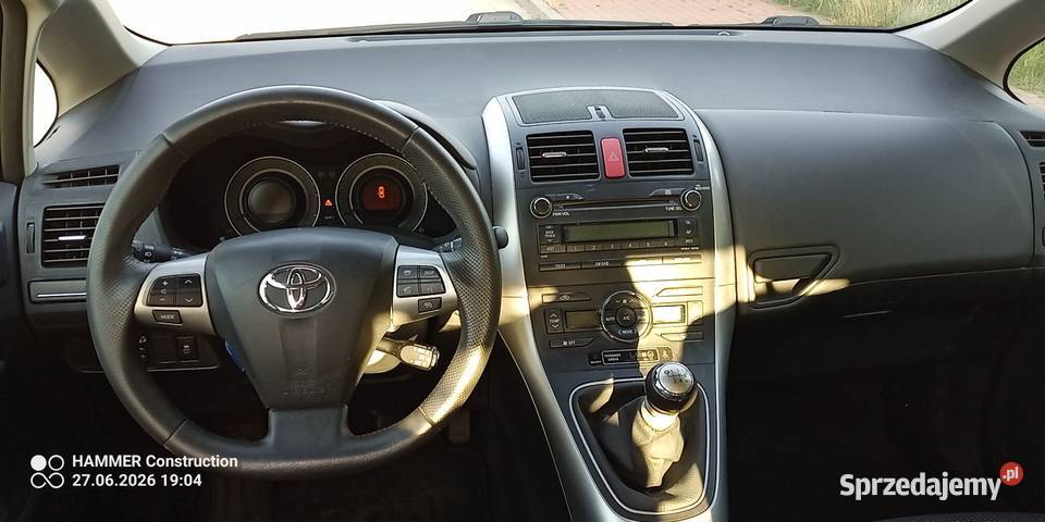 Auris LIFT 18 benzyna 147 Szwajcar lekko mazowieckie sprzedam