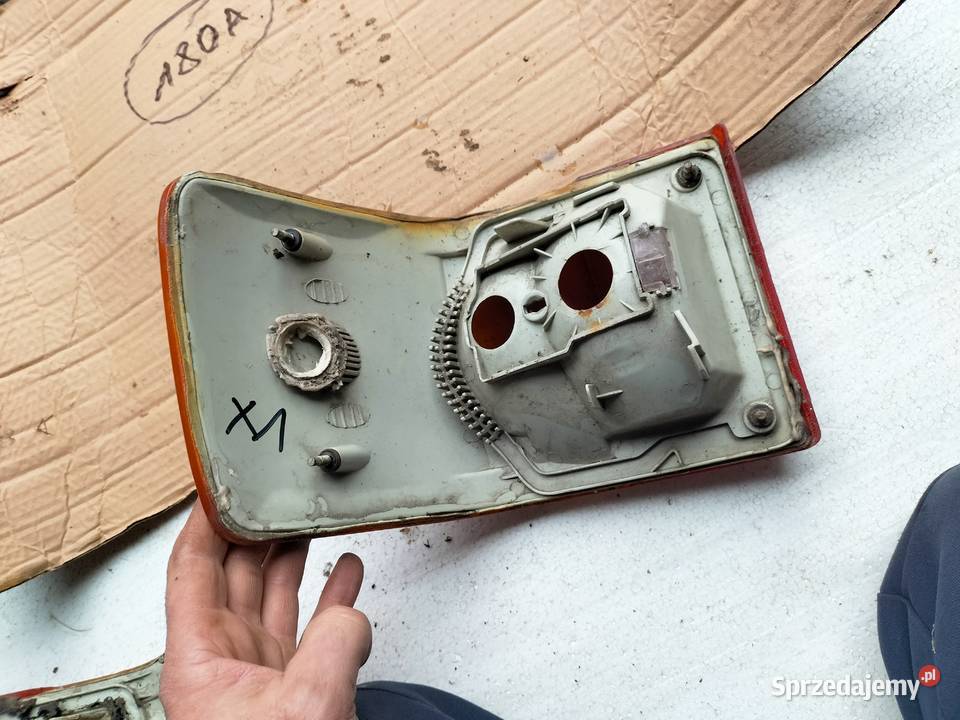 AUDI 100 80 90 B3 B4 lampa tyłl tylna prawa osobowe lubelskie Kamień-Kolonia