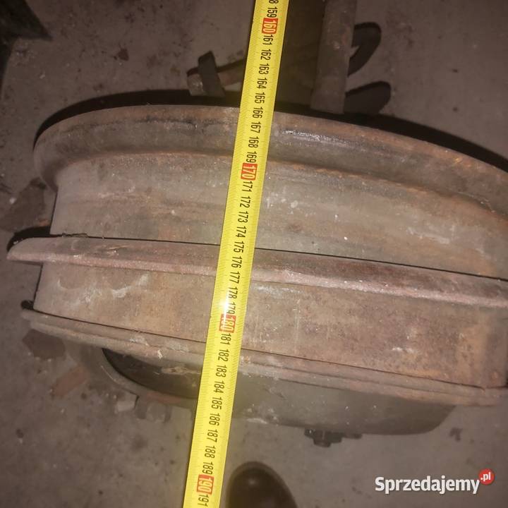 Oś z felgami opon 1200 20 Polne