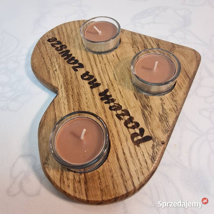 Świecznik drewniany serce z dębu z napisem Razem Sępopol