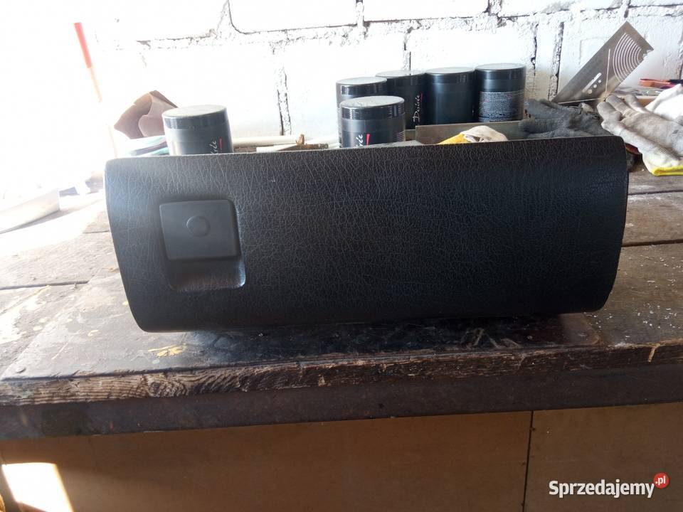 Schowki passat b4 powiekszony Rok produkcji 1996 Schowki, półki podlaskie Czarna Białostocka