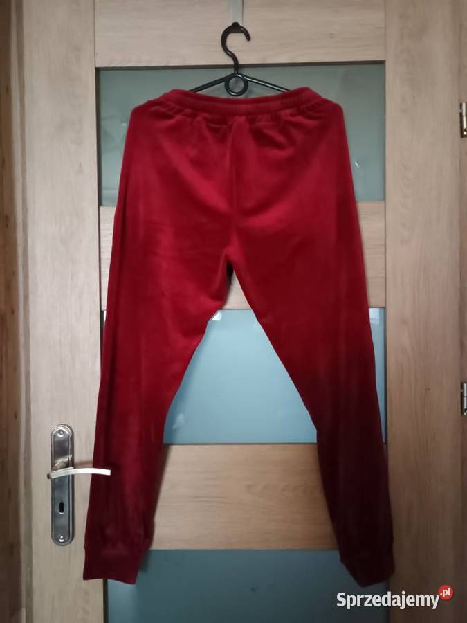 Piękny damski bordowy welurowy komplet dresowy Bytom