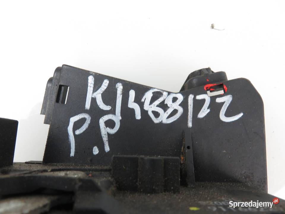 ZAMEK PRAWY PRZEDNI RENAULT TRAFIC II 8200008261 osobowe sprzedam