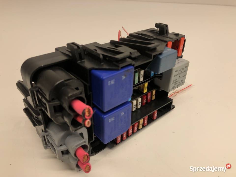 SKRZYNKA BEZPIECZNIKÓW RENAULT MEGANE III Kombi