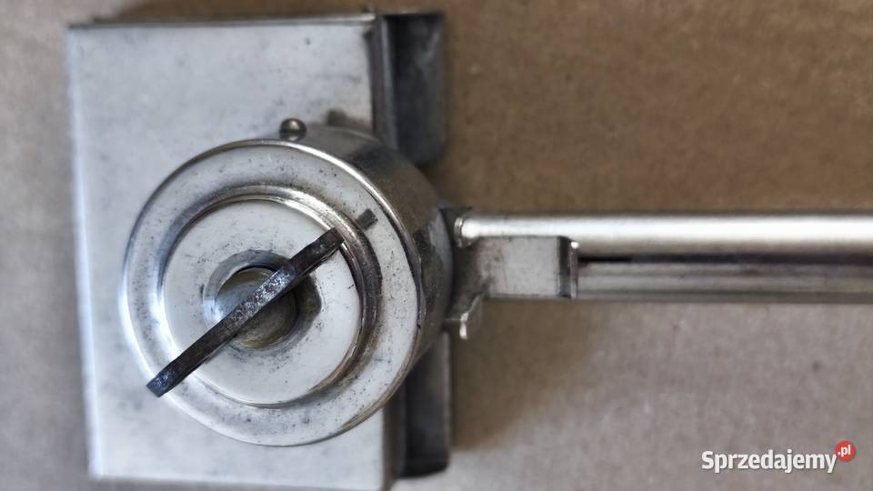 Zabytkowa lampa błyskowa na proszek magnezowy Toruń