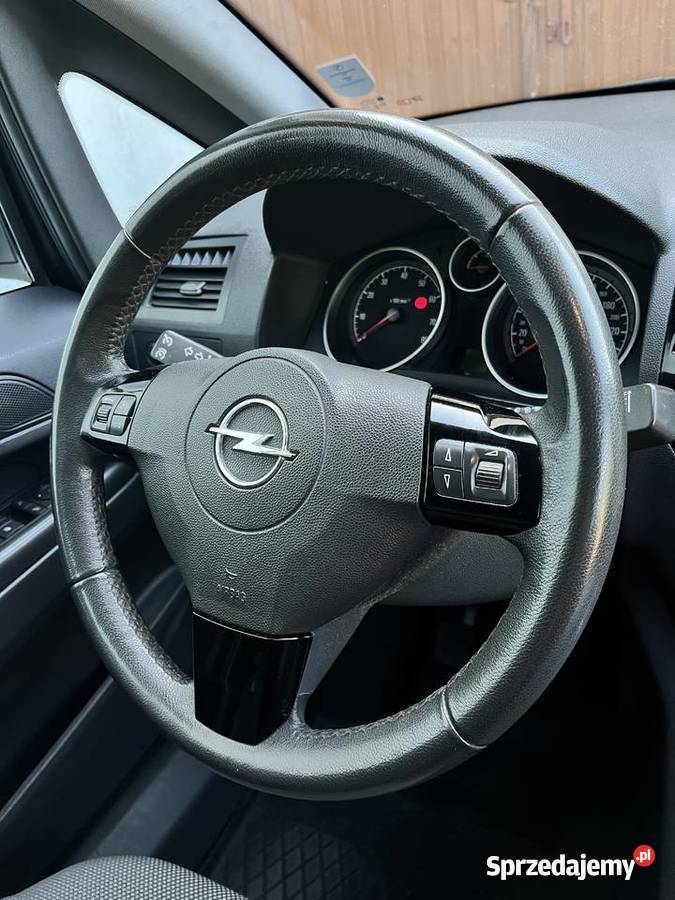 16 115 LPG COSMO 7 osobowy stan garażowany 1 1600cm3 wielkopolskie Tuliszków