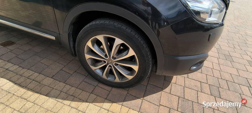 NISSAN QASHQAI TEKNA 16 BENZYNA 2011 r bogate nieuszkodzony Marki sprzedam