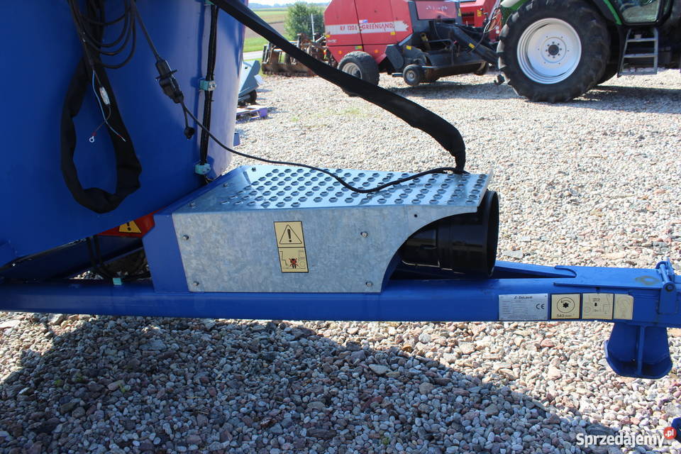 Wóz paszowy DeLaval 810 m 3 Sokoły