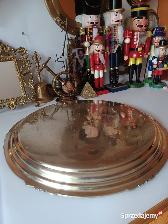 Duża masywna taca mosiężna