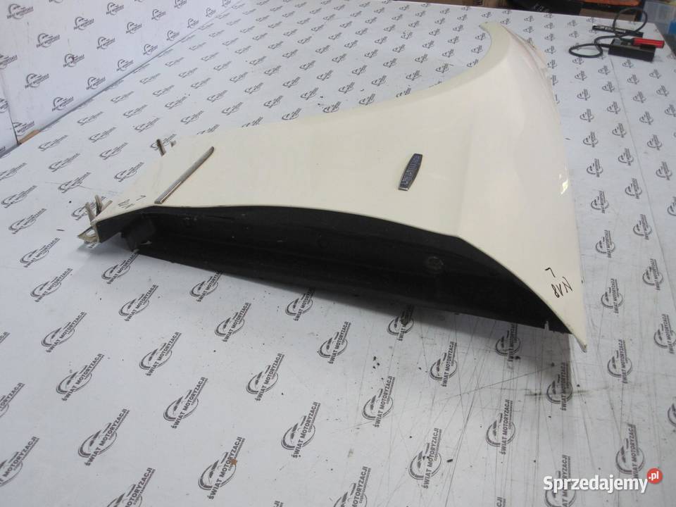 MERCEDES E IV W212 12r błotnik lewy przód
