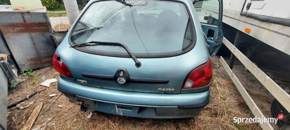 Mazda 121 benzyna manualna