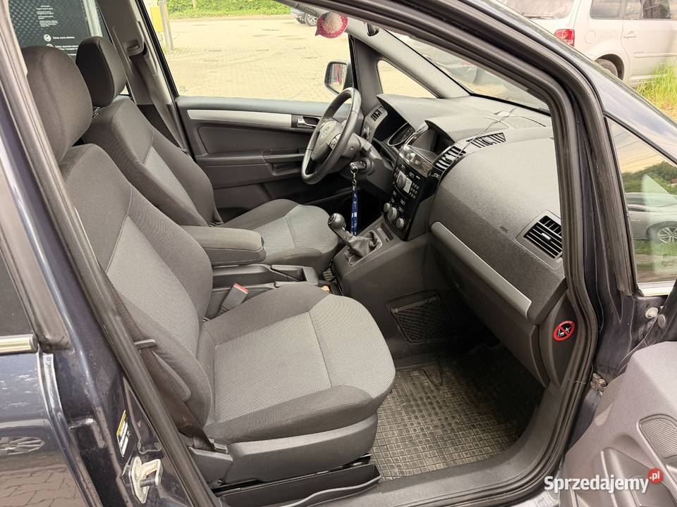 Opel Zafira B 18 Gaz 7osobowy zarejestrowany Łódź sprzedam