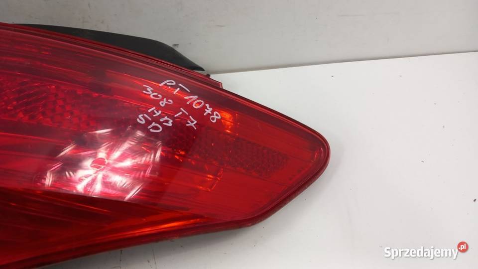 PEUGEOT 308 T7 HB LAMPA TYŁ PRAWA WKŁAD wielkopolskie Zbierkowo