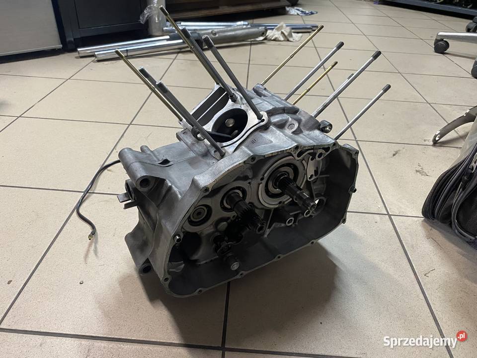 Dół silnika wał korbowy Honda Varadero XL 125 sprzedam