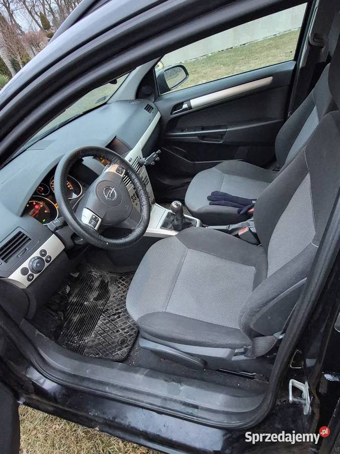 Opel Astra H kombi 17 Cdti 2008 radio łódzkie