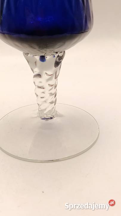 Wazon szkło kobaltowe skręcona nóżka Porcelana i szkło Zamość sprzedam