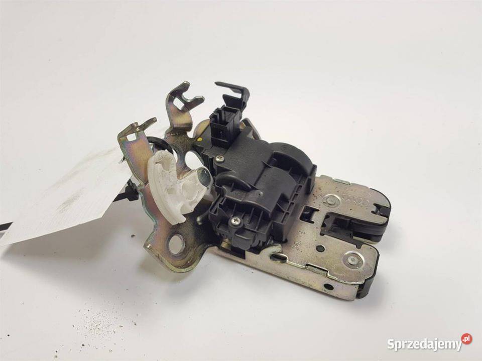 ZAMEK KLAPY SKODA OCTAVIA III 5E0827505A osobowe sprzedam