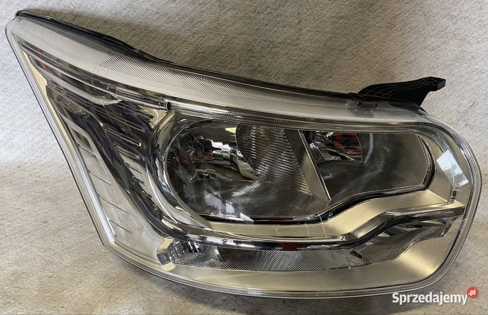 Lampa reflektor prawy przód Ford Transit MK8 śląskie Jasienica