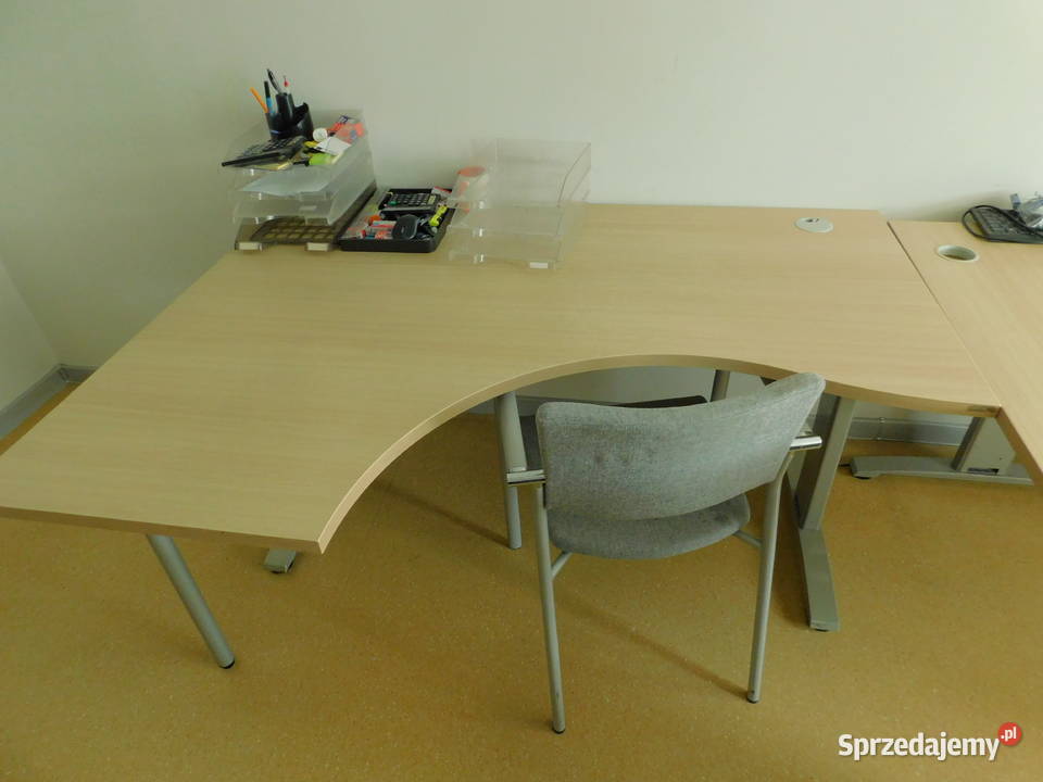 Syndyk sprzeda wyposazenie biura i ruchomości Warszawa