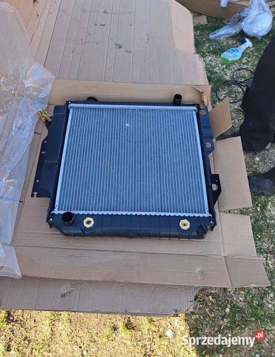 Chłodnica wody Jeep Wrangler YJ TJ 40 52040286