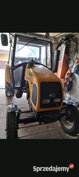 Sprzedam ciągniki rolnicze Farmtrac Escort Dobrowoda
