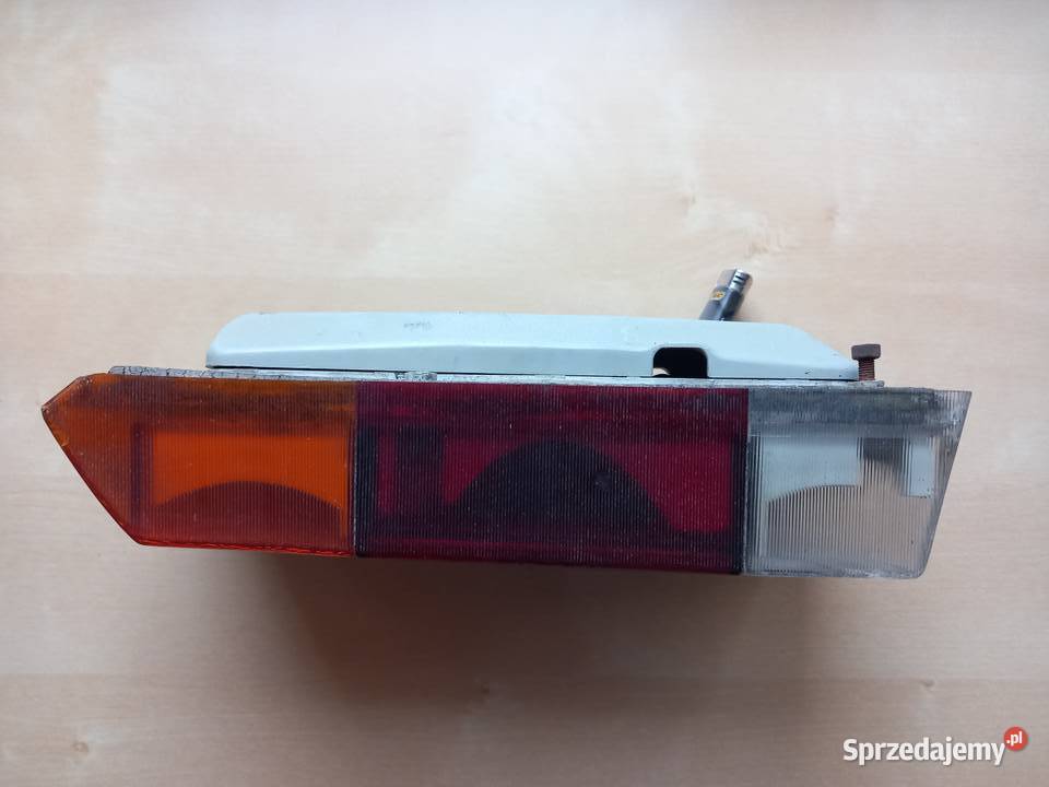Golf mk1 tylna lewa lampa osobowe Bukownica
