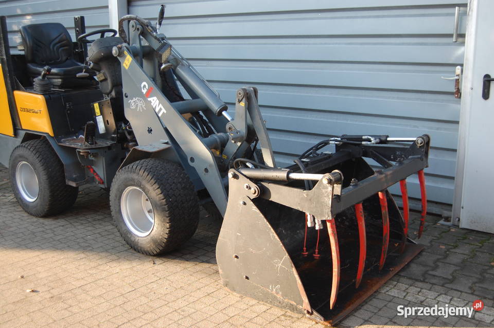 Miniładowarka Giant D332 Knikmops Weidemann sprzedam