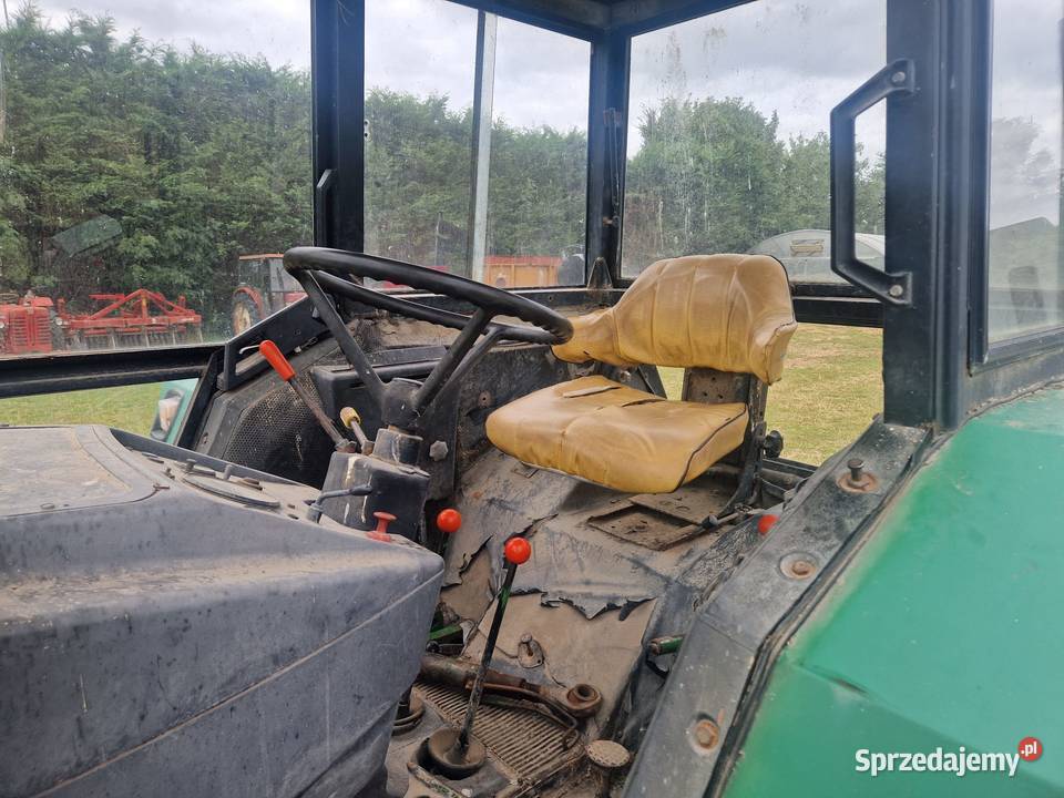 John Deere 2130