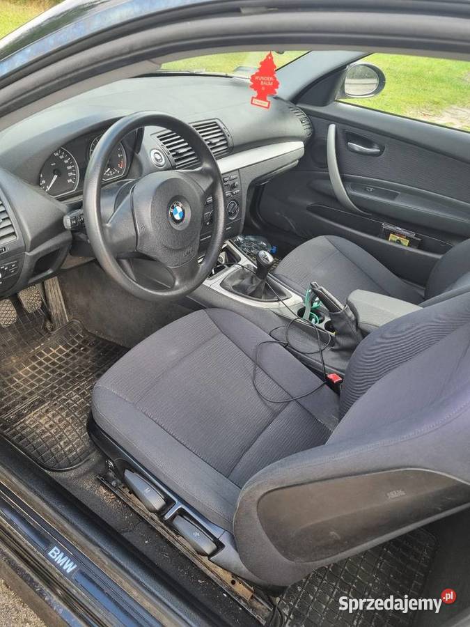 BMW seri 1 2009 czarny pomorskie Stare Gronowo