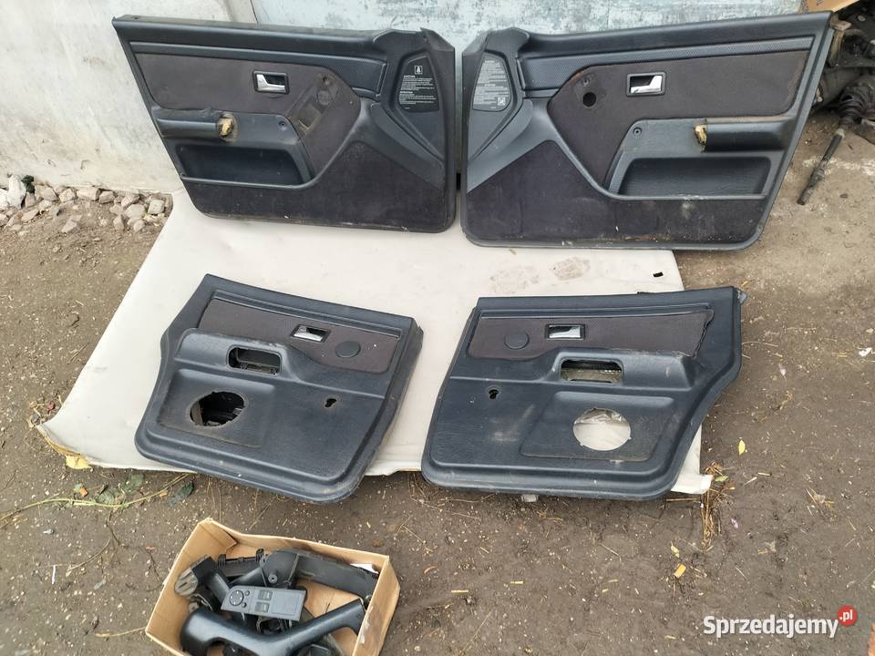AUDI 80 B4 80B4 BOCZKI TAPICERKA DRZWI SZEROKA Kamień-Kolonia