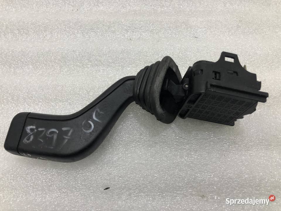 PRZEŁĄCZNIK WYCIERACZEK TOYOTA YARIS 501392