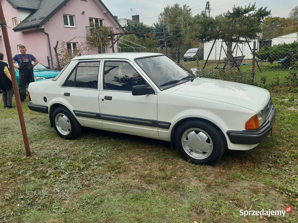 Sprzedam Ford Orion 1985 zabytkowy Rok produkcji 1985 Łochów